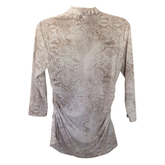 VINCE CAMUTO Demure snakeskin V neck 3 quarter Sleeve Blouse size small MSRP $95 - Picture 2 of 3